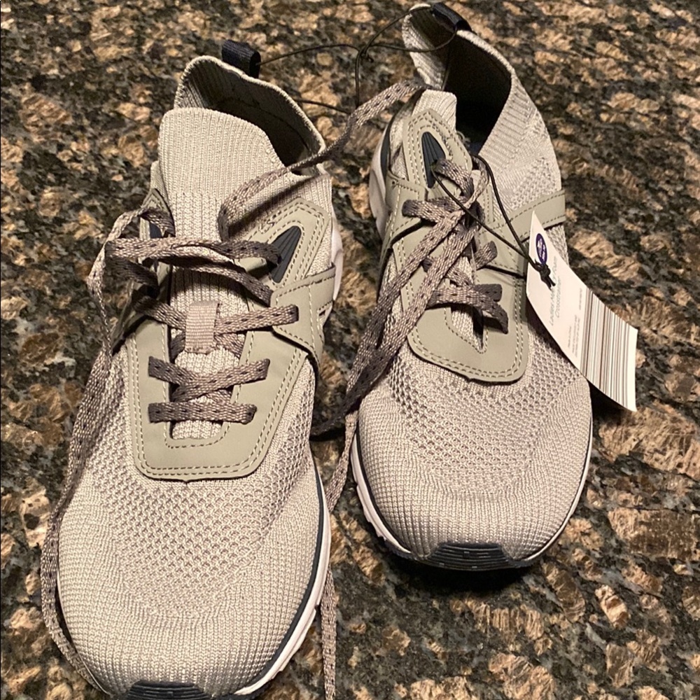 Ladies memory foam cross trainer